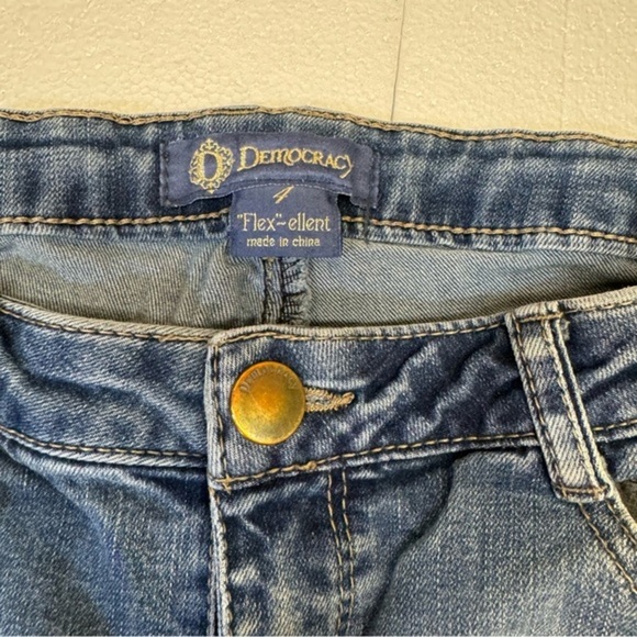 Democracy Flex-ellent Jeans EUC Womens sz 4 Distressed Patch Sequin Blue Denim - Picture 5 of 9